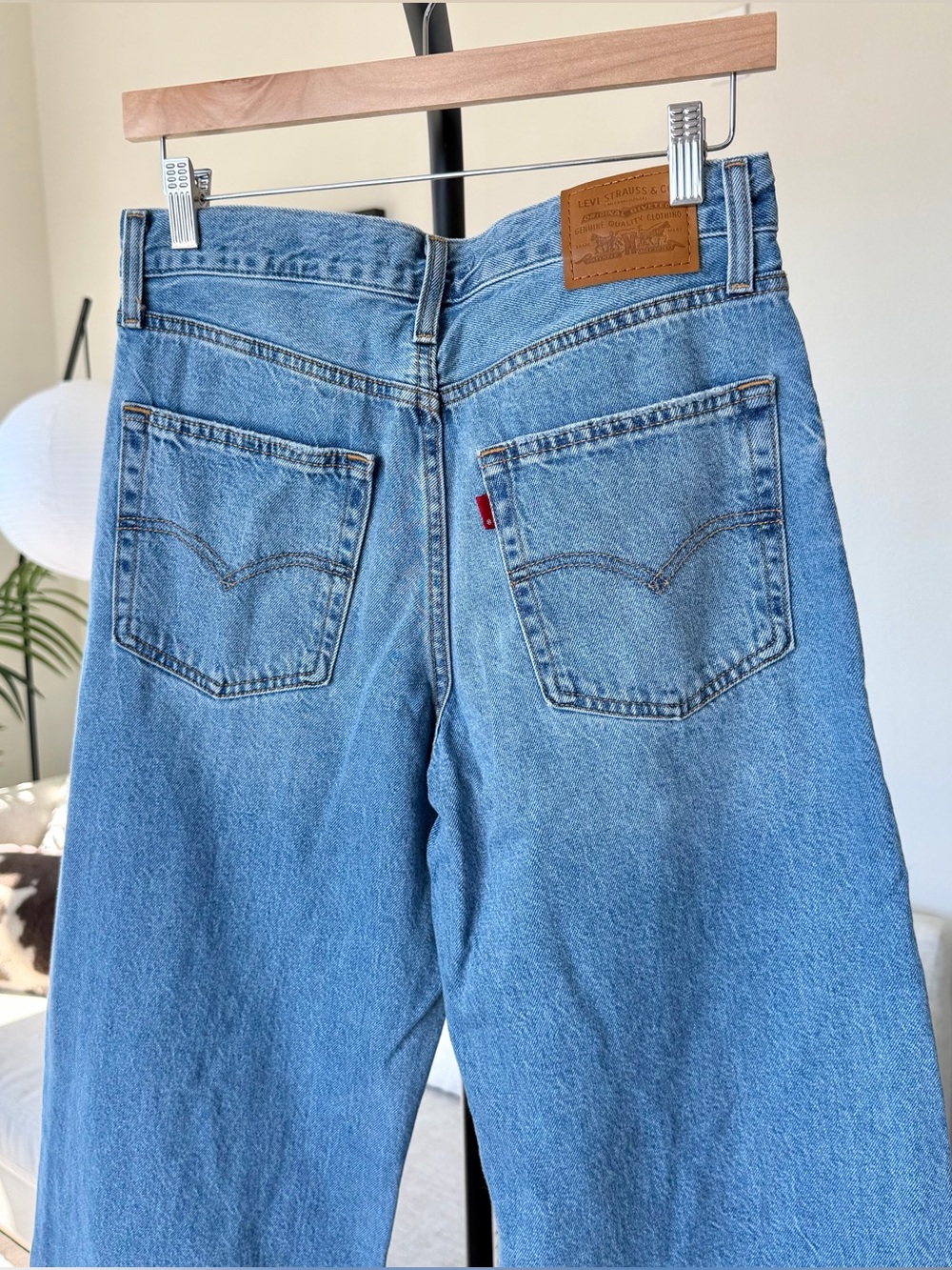 Levi’s Baggy Dad light wash jeans, women’s size 28
